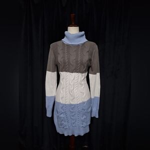 Colorblock Turtleneck Cable Knit Sweater